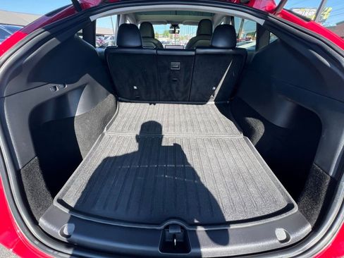 Used 2021 Tesla Model Y Long Range image 22