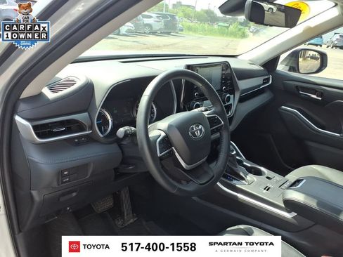 Used 2022 Toyota Highlander XLE AWD/4WD image 14