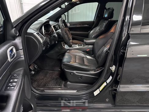 Used 2016 Jeep Grand Cherokee SRT AWD/4WD image 39