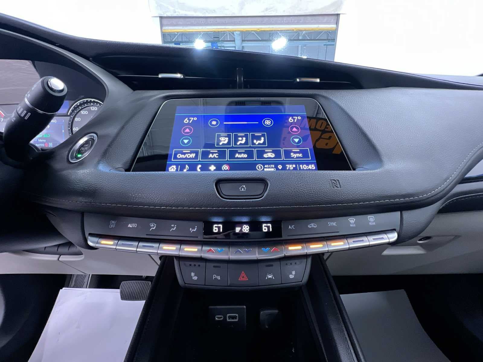 Used 2021 Cadillac XT4 Premium Luxury w/ Cold Weather Package AWD/4WD image 29