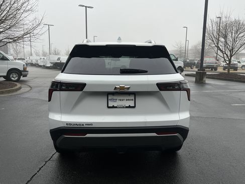 New 2026 Chevrolet Equinox LT image 8