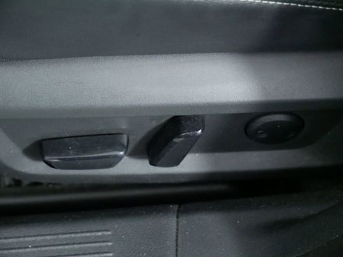 Used 2023 Nissan Rogue SL w/ SL Premium Package image 18