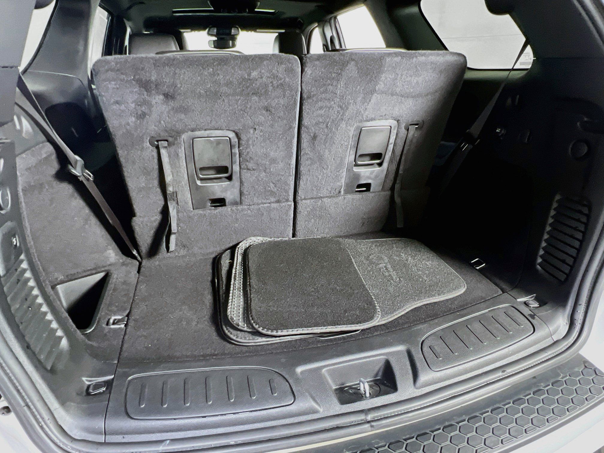 Used 2023 Dodge Durango R/T w/ Tow 'N Go Package AWD/4WD image 26