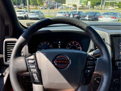 Used 2023 Nissan Frontier PRO-4X w/ Pro-4X Premium Package AWD/4WD image 11