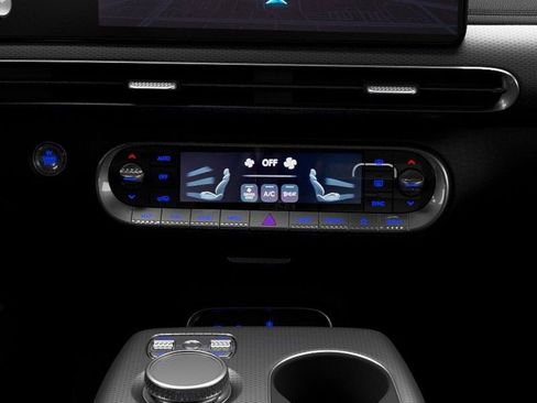 Used 2025 Genesis GV60 Advanced AWD/4WD image 27