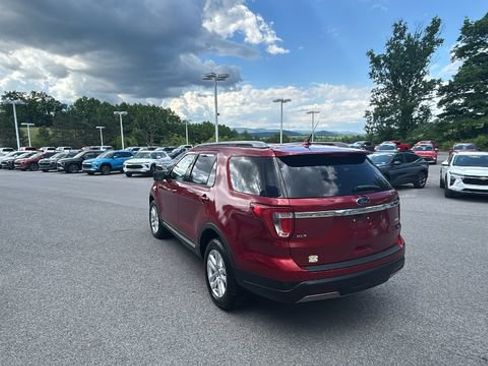 Used 2019 Ford Explorer XLT w/ Equipment Group 202A AWD/4WD image 5