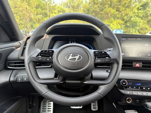 New 2026 Hyundai Elantra SEL Sport FWD image 15