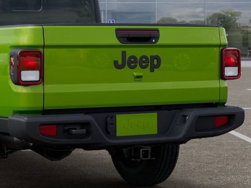New 2025 Jeep Gladiator Sport AWD/4WD image 13