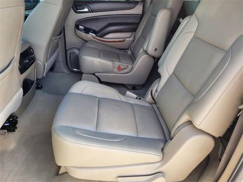 Used 2019 Chevrolet Suburban Premier image 19