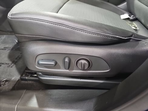 Used 2023 Buick Encore GX Preferred w/ Cold Weather Comfort Package FWD image 33