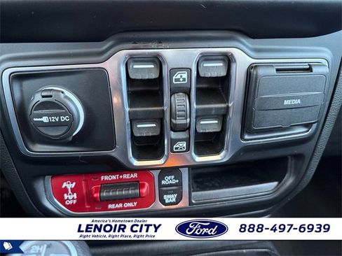 Used 2020 Jeep Gladiator Rubicon w/ Trailer Tow Package image 27