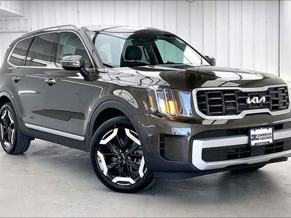 Used 2024 Kia Telluride S w/ S Sunroof Package