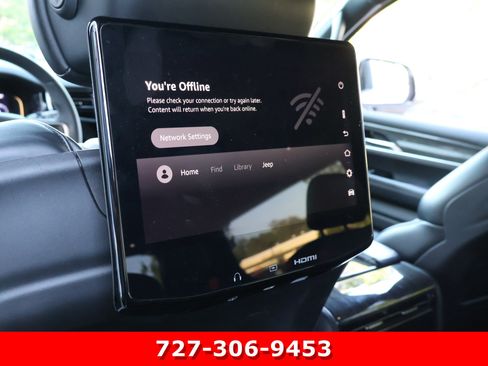 Used 2022 Jeep Wagoneer Series III w/ Premium Group I AWD/4WD image 18