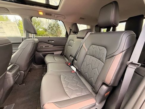 New 2026 Nissan Pathfinder Platinum w/ Cargo Package AWD/4WD image 15
