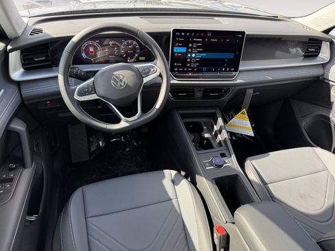 New 2026 Volkswagen Tiguan SE AWD/4WD image 15