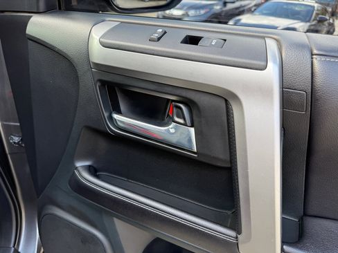 Used 2016 Toyota 4Runner SR5 image 31