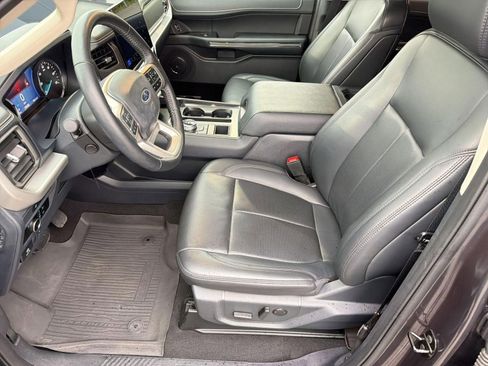 Certified 2024 Ford Expedition XLT RWD image 5