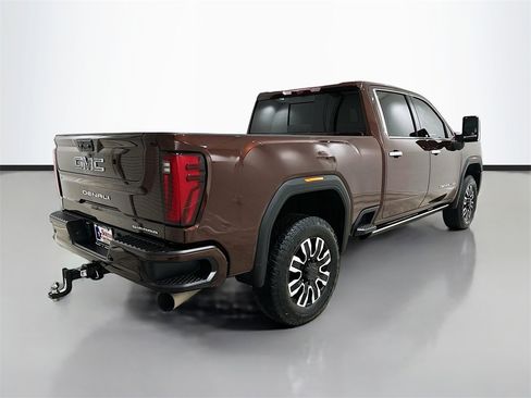 Used 2024 GMC Sierra 2500 Denali Ultimate image 7