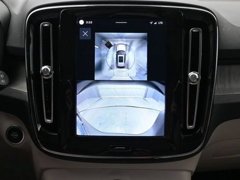 Used 2024 Volvo XC40 B5 Plus AWD/4WD image 21