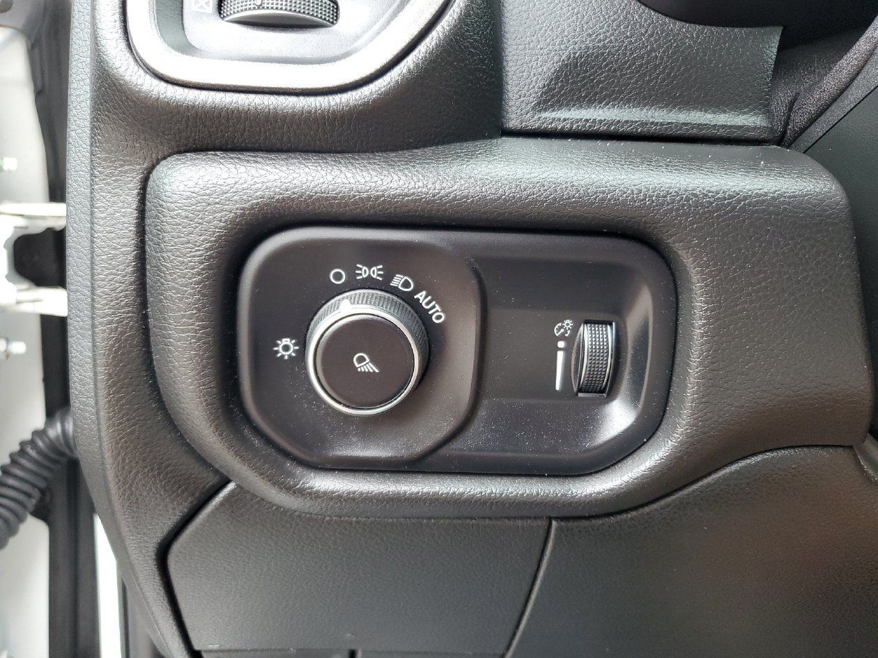 Used 2023 RAM 2500 Tradesman w/ Chrome Appearance Group AWD/4WD image 29