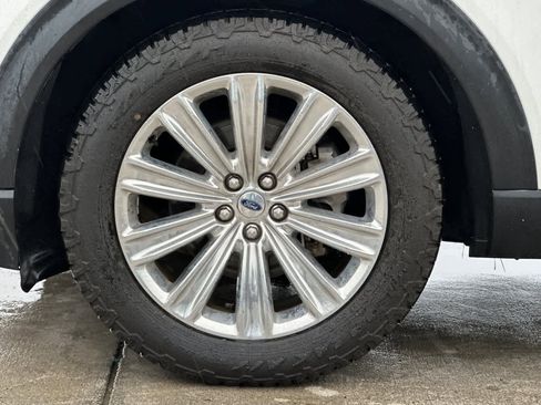 Used 2020 Ford Explorer Limited image 28