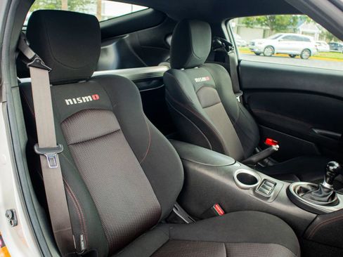 Used 2009 Nissan 370Z NISMO RWD image 18