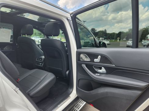 Used 2024 Mercedes-Benz GLS 450 4MATIC w/ AMG Line Exterior image 44