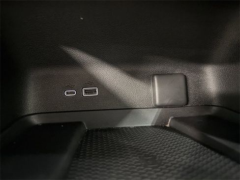 Certified 2025 Chevrolet Traverse LT image 31