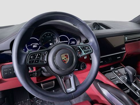 Used 2023 Porsche Cayenne Turbo image 12