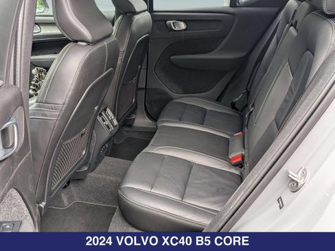 Used 2024 Volvo XC40 B5 Core AWD/4WD image 16