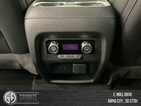 Used 2025 Buick Enclave Sport Touring w/ Super Cruise Package AWD/4WD image 20