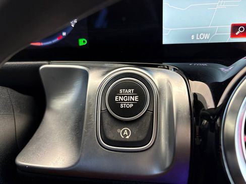 Used 2023 Mercedes-Benz GLB 250 4MATIC image 26
