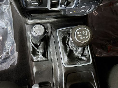 Used 2018 Jeep Wrangler Unlimited Sport S image 20