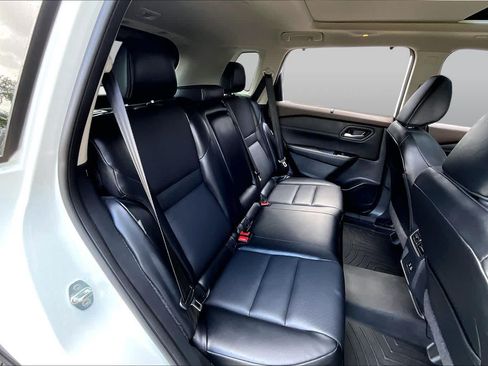 Used 2023 Nissan Rogue SV w/ SV Premium B Package FWD image 21