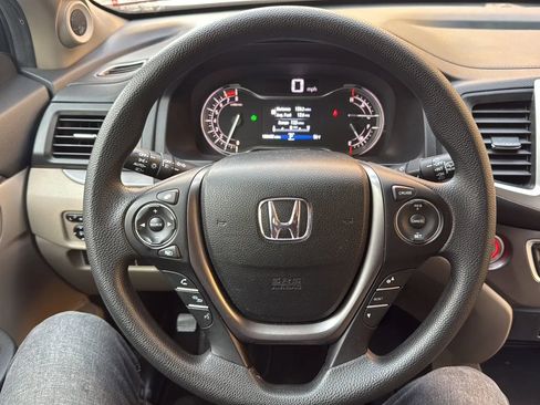 Used 2017 Honda Pilot EX image 10