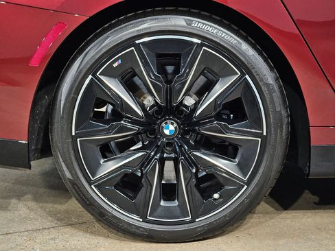 Used 2025 BMW 740i xDrive AWD/4WD image 17