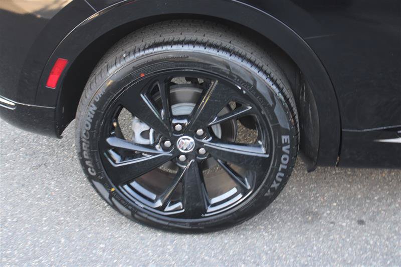 Used 2022 Buick Envision Essence w/ Sport Touring Package FWD image 7
