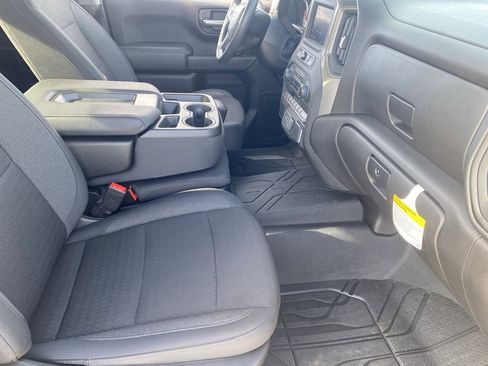 Used 2025 Chevrolet Silverado 1500 Custom image 9