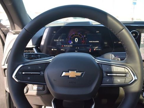 New 2026 Chevrolet Suburban Premier image 38