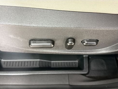 Used 2018 Ford Escape SE w/ Ford Safe & Smart Package image 24