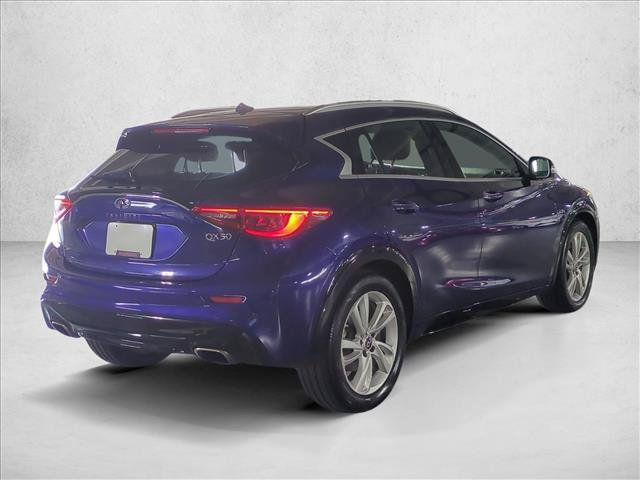 Used 2017 INFINITI QX30 Premium FWD image 5