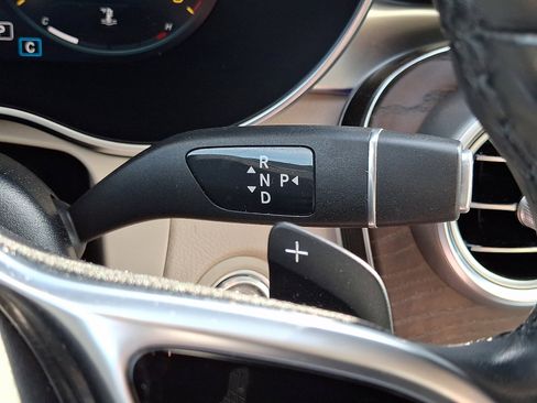 Used 2021 Mercedes-Benz GLC 300 4MATIC image 15