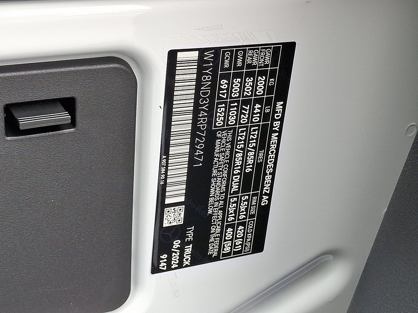 Used 2024 Mercedes-Benz Sprinter 3500 image 27