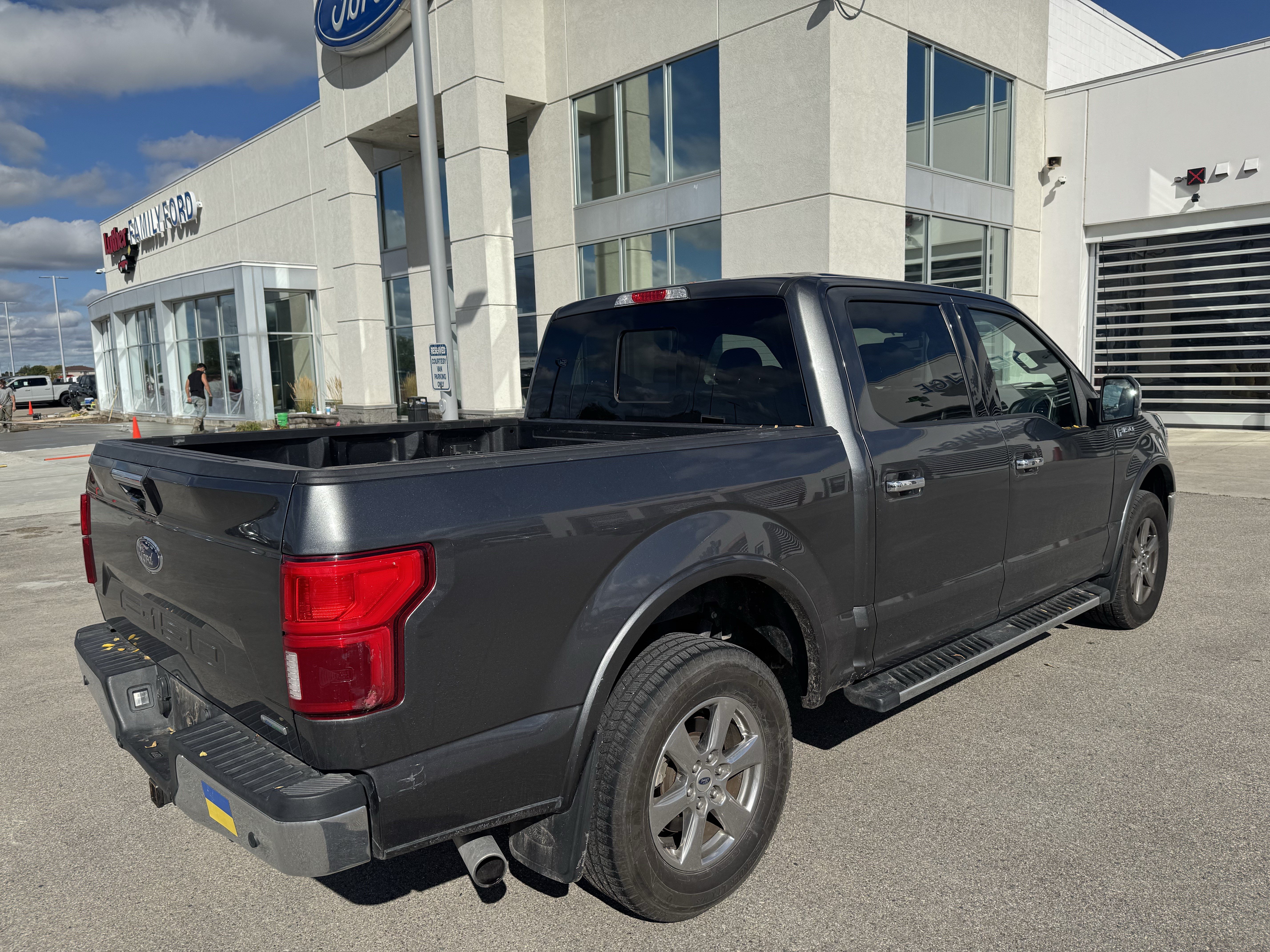 Used 2019 Ford F150 Lariat w/ Equipment Group 502A Luxury AWD/4WD image 5