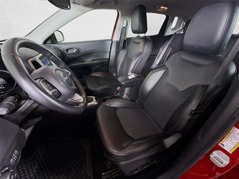 Used 2018 Jeep Compass Latitude w/ Popular Equipment Group image 11