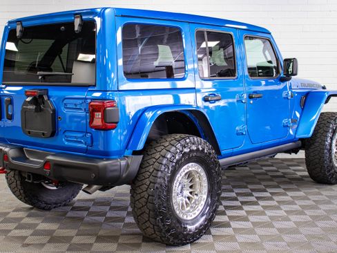 Used 2024 Jeep Wrangler Unlimited Rubicon w/ Capability Package AWD/4WD image 3