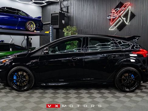 Used 2017 Ford Focus RS AWD/4WD image 8