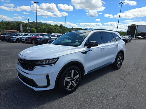 Used 2022 Kia Sorento EX w/ Panoramic Sunroof Package FWD image 7