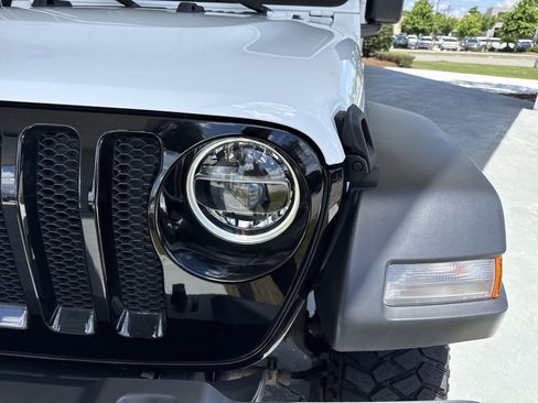 Used 2022 Jeep Wrangler Unlimited Sport AWD/4WD image 5