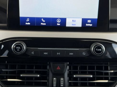 Used 2022 Ford Escape SE w/ SE Sport Appearance Package image 31